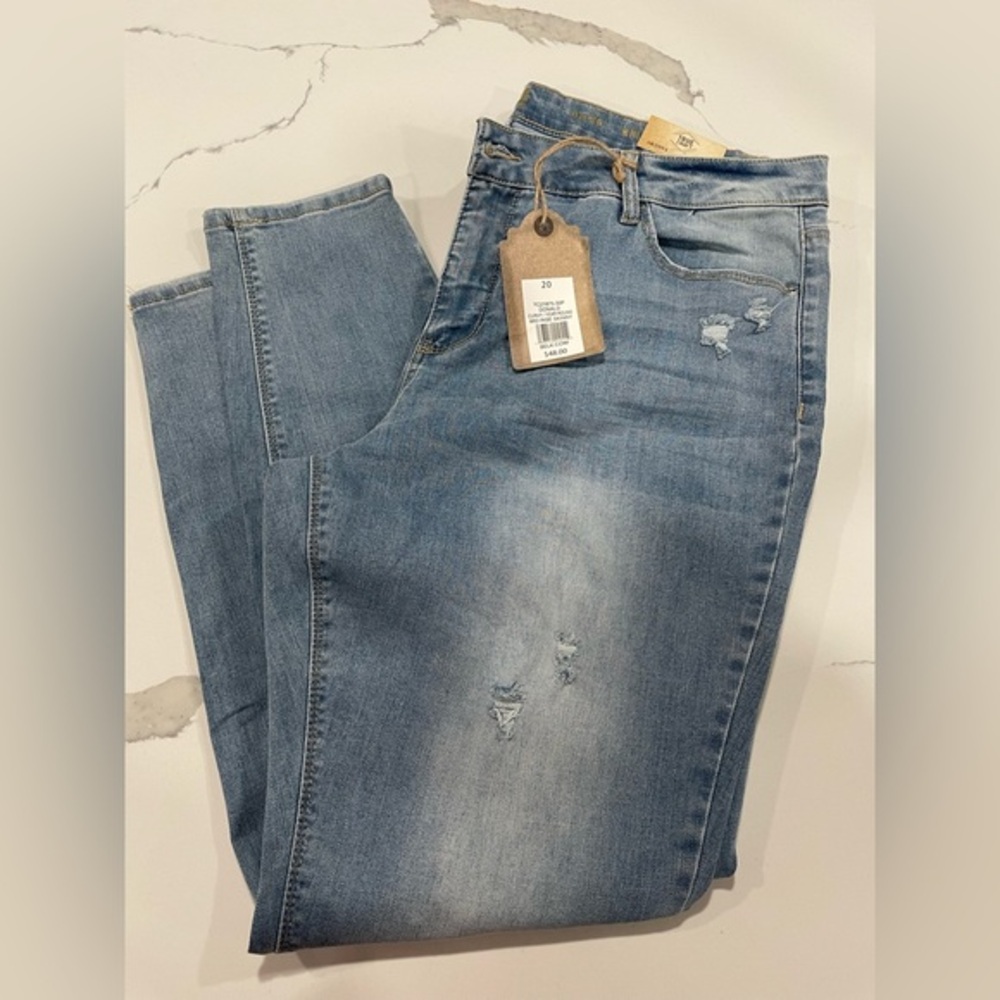 NWT TRUE CRAFT 20 SKINNY JEANS